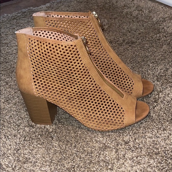 Zip Up Booties with WEDGE - Picture 1 of 6